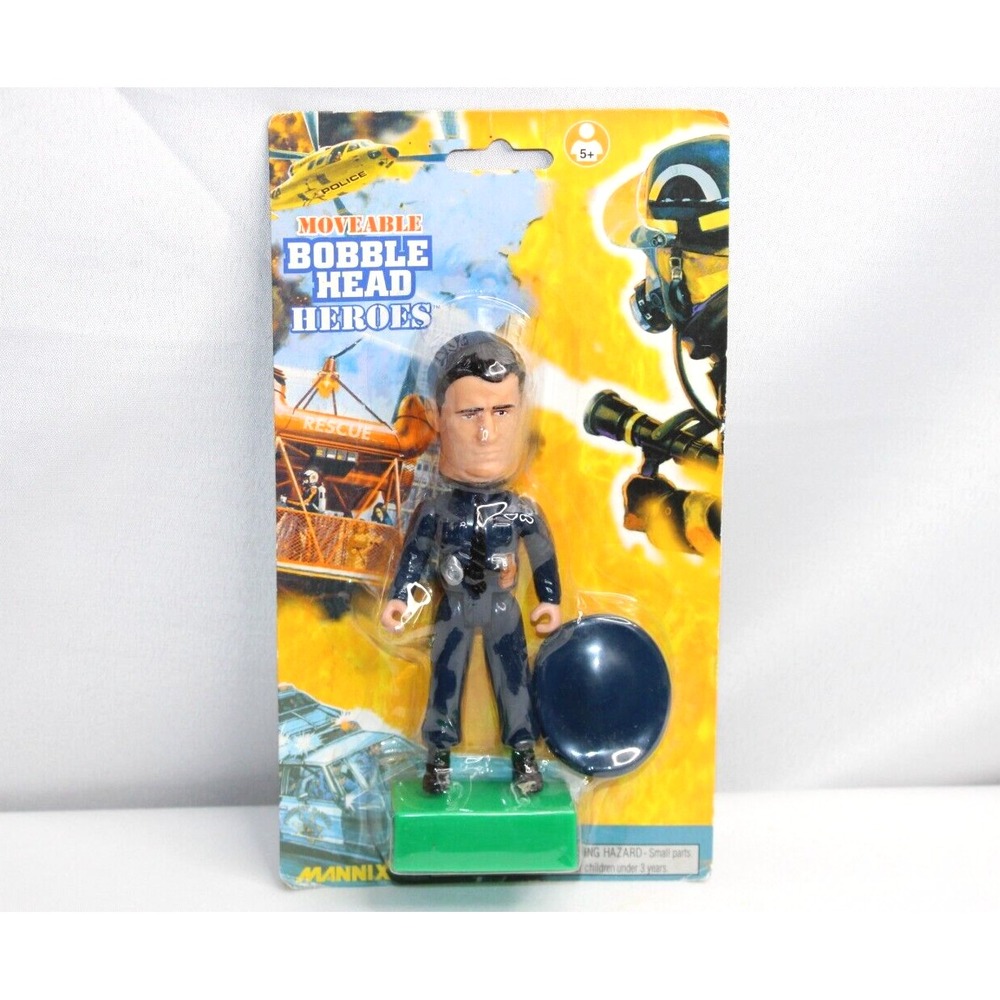 Bobble Head Heroes by Mannix Moveable Policeman w/Helmet #246 Vintage
